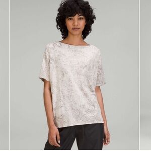 Lululemon Back in Action short sleeve